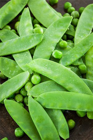 ration - Fresh green peas on the table Stock Photo - Budget Royalty-Free & Subscription, Code: 400-07937675