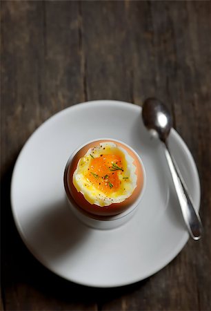 simsearch:400-07899875,k - Boiled Egg in Eggcup on wood background Stock Photo - Budget Royalty-Free & Subscription, Code: 400-08013070