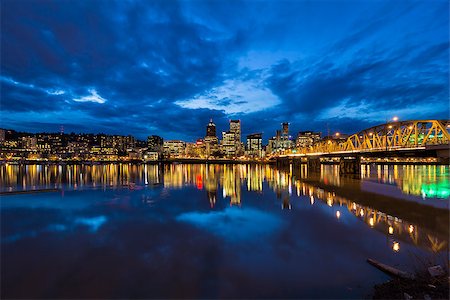 simsearch:400-07424733,k - Hawthorne Bridge Over Willamette River to Portland Oregon Downtown City Skyline During Evening Blue Hour Stock Photo - Budget Royalty-Free & Subscription, Code: 400-08093808