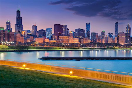 Image of Chicago skyline at night with reflection of the city lights in Lake Michigan. Stock Photo - Budget Royalty-Free & Subscription, Code: 400-08256912