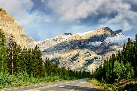 simsearch:400-07823385,k - Scenic view of the road on Icefields parkway, Canadian Rockies, Canada Stock Photo - Budget Royalty-Free & Subscription, Code: 400-08250689