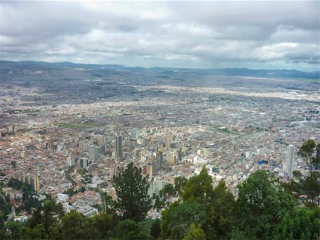 simsearch:400-07111236,k - Aerial view of buildings and mountains from Monserrate hill of Bogota, the capital citiy of Colombia, in South America Stock Photo - Budget Royalty-Free & Subscription, Code: 400-08372032