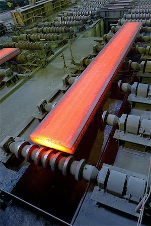 hot steel on conveyor in steel plant Photographie de stock - Aubaine LD & Abonnement, Code: 400-08373715