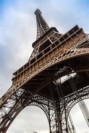 simsearch:400-04974897,k - Eiffel Tower in Paris France on a beautiful sunny day Stock Photo - Budget Royalty-Free & Subscription, Code: 400-08400682