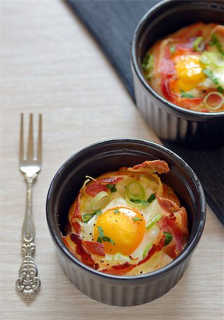 simsearch:400-04885499,k - Menu breakfast cups eggs with bacon Stock Photo - Budget Royalty-Free & Subscription, Code: 400-08410895
