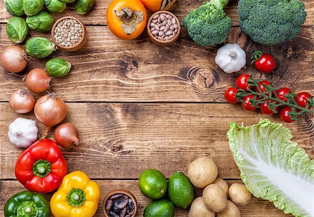 simsearch:400-05370250,k - Fresh and healthy organic vegetables and food ingredients on wooden background Stock Photo - Budget Royalty-Free & Subscription, Code: 400-08495130
