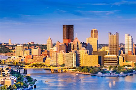 simsearch:400-07424733,k - Pittsburgh, Pennsylvania, USA at dusk. Stock Photo - Budget Royalty-Free & Subscription, Code: 400-08555293