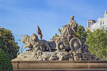 simsearch:400-08792993,k - Cibeles Fountain is one of the most famous monuments of architecture of Madrid located on the Cibeles square in the Centre of Madrid, Spain Foto de stock - Super Valor sin royalties y Suscripción, Código: 400-08695933