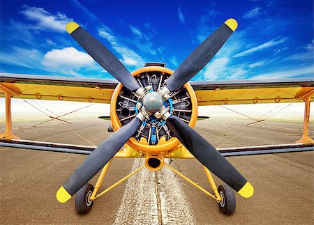 simsearch:400-04996557,k - biplane waiting on a runway ready for take off Stock Photo - Budget Royalty-Free & Subscription, Code: 400-09032388