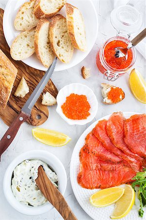 simsearch:400-05311244,k - Delicious lunch with salted salmon, red caviar, fresh bread and cream cheese, top view Foto de stock - Super Valor sin royalties y Suscripción, Código: 400-09084584