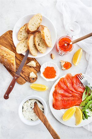 simsearch:400-05311244,k - Delicious lunch with salted salmon, red caviar, fresh bread and cream cheese, top view Foto de stock - Super Valor sin royalties y Suscripción, Código: 400-09084585