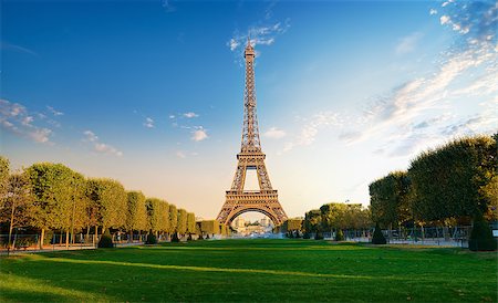 Parisian Eiffel Tower and Champs de Mars in the morning, France Stock Photo - Budget Royalty-Free & Subscription, Code: 400-09117765