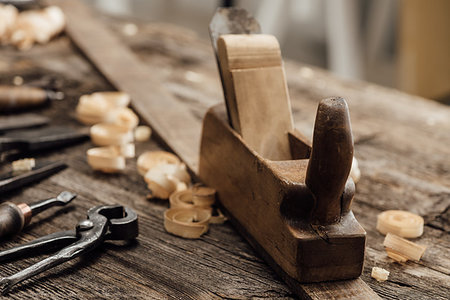 simsearch:600-00073204,k - Wood planer on the carpenter's workbench and old woodworking tools, carpentry and do it yourself concept Stock Photo - Budget Royalty-Free & Subscription, Code: 400-09221575