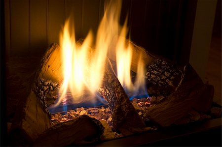 simsearch:614-03763965,k - Picture of a cosy and warm fireplace. Long shutterspeed. Stock Photo - Budget Royalty-Free & Subscription, Code: 400-03908648