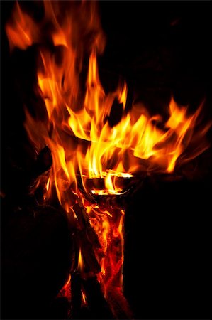 simsearch:614-03763965,k - Vertical close-up of flames and fire on a black background Stock Photo - Budget Royalty-Free & Subscription, Code: 400-03908994