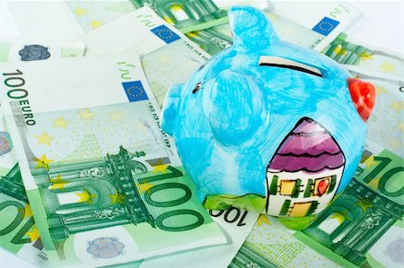 simsearch:6108-05874788,k - Piggy bank on euro money background Foto de stock - Super Valor sin royalties y Suscripción, Código: 400-03909043