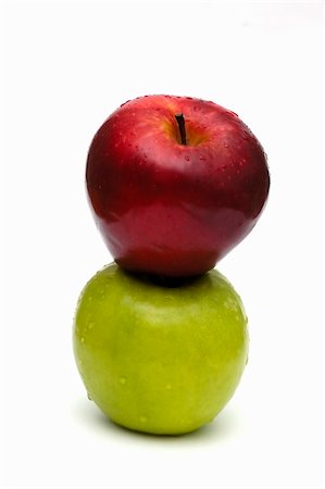 simsearch:400-05674030,k - Two apples isolated against a white backgrounds Stock Photo - Budget Royalty-Free & Subscription, Code: 400-03915348