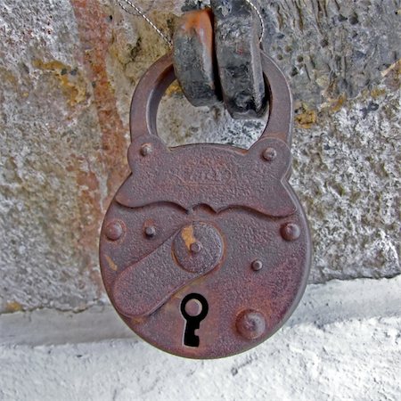 simsearch:600-03445182,k - Old and rusty padlock locked safe security Stock Photo - Budget Royalty-Free & Subscription, Code: 400-03916576