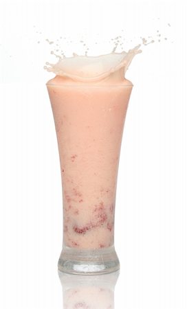 simsearch:824-07586355,k - Strawberry milkshake splash Stock Photo - Budget Royalty-Free & Subscription, Code: 400-03917384