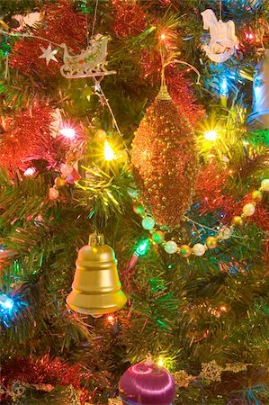 simsearch:633-02418107,k - christmas tree decorated with christmas balls and ornaments Stock Photo - Budget Royalty-Free & Subscription, Code: 400-03911042