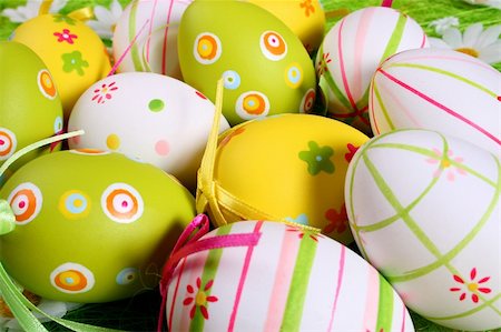 simsearch:700-01173313,k - Painted Colorful Easter Eggs on green Grass Stock Photo - Budget Royalty-Free & Subscription, Code: 400-03913010