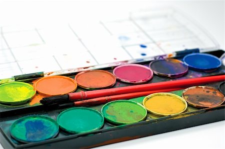 simsearch:644-01630853,k - closeup of paintbox with watercolors Stock Photo - Budget Royalty-Free & Subscription, Code: 400-03928531