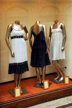 simsearch:700-03696805,k - Boutique display window with mannequins in fashionable dresses Stock Photo - Budget Royalty-Free & Subscription, Code: 400-03929389