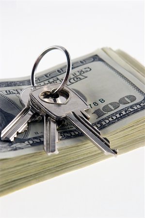 simsearch:400-04011910,k - Money and keys from an apartment on a white background Stock Photo - Budget Royalty-Free & Subscription, Code: 400-03930833