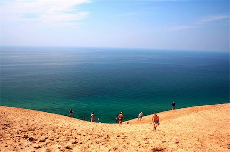 lake and dune under sun shine Photographie de stock - Aubaine LD & Abonnement, Code: 400-03931229