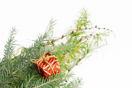 simsearch:400-04499144,k - Christmas decoration made of green pine needles and small present Stock Photo - Budget Royalty-Free & Subscription, Code: 400-03944236