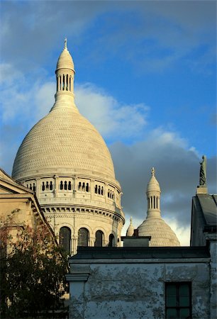 simsearch:400-05697594,k - Sacre Coeur in Paris, France, as the sun begins to lower. Stock Photo - Budget Royalty-Free & Subscription, Code: 400-03944588