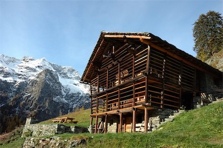 simsearch:400-04909150,k - Tipical "Walser" house of an ancient mountain village; west Alps, Italy Stock Photo - Budget Royalty-Free & Subscription, Code: 400-03945194