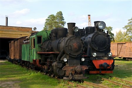 simsearch:400-04992228,k - Old steam trains in depo Foto de stock - Super Valor sin royalties y Suscripción, Código: 400-03945835