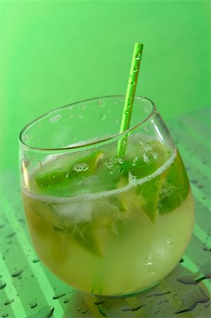 simsearch:400-03965729,k - Caipirinha in a glass Stock Photo - Budget Royalty-Free & Subscription, Code: 400-03948274