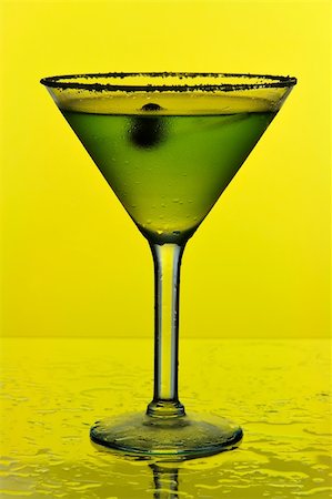 simsearch:400-03965729,k - martini on yellow background Stock Photo - Budget Royalty-Free & Subscription, Code: 400-03948421