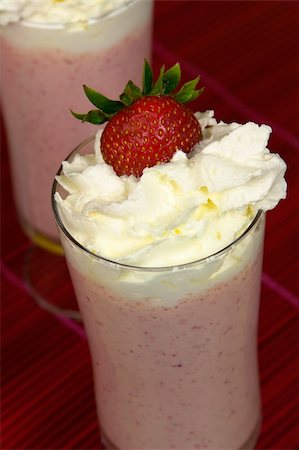 simsearch:824-07586355,k - Served strawberry smoothie with whip cream Stock Photo - Budget Royalty-Free & Subscription, Code: 400-03948557