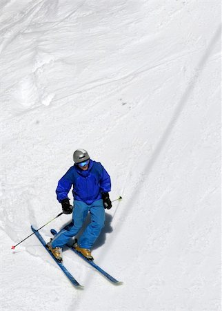 simsearch:400-03985663,k - Skier on a slope at lake tahoe, california Stock Photo - Budget Royalty-Free & Subscription, Code: 400-03941212