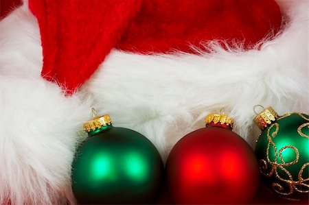 simsearch:633-02418107,k - red and white santa hat with bulbs Stock Photo - Budget Royalty-Free & Subscription, Code: 400-03955882