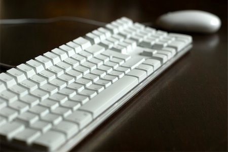 simsearch:400-04350023,k - Closeup of keyboard and mouse. Focus on middle of keyboard. Stock Photo - Budget Royalty-Free & Subscription, Code: 400-03957770