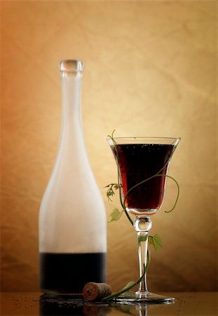 simsearch:400-04226436,k - red wine glass and bottle Stock Photo - Budget Royalty-Free & Subscription, Code: 400-03966433