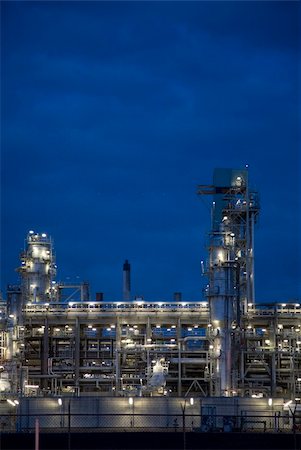 simsearch:400-05908531,k - Refinery at night in the Port of Rotterdam, Europoort, Holland Stock Photo - Budget Royalty-Free & Subscription, Code: 400-03967577
