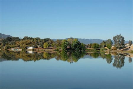 Reflections in Lake Almaden, San Jose, California Foto de stock - Super Valor sin royalties y Suscripción, Código: 400-03967672