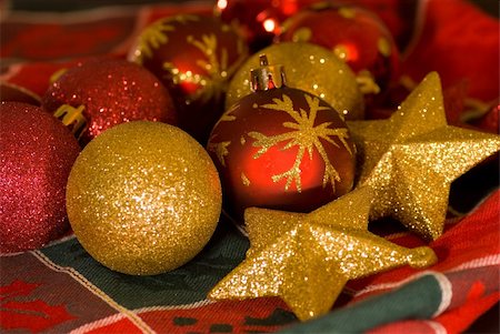 simsearch:633-02418107,k - agleam christmas balls ornaments Stock Photo - Budget Royalty-Free & Subscription, Code: 400-03968985