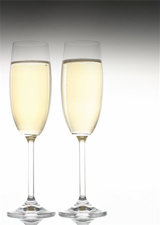 simsearch:400-05120066,k - Champagne glass Photographie de stock - Aubaine LD & Abonnement, Code: 400-03962540