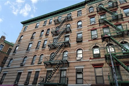 Old apartment building in New York's Soho neighborhood Stock Photo - Budget Royalty-Free & Subscription, Code: 400-03975767