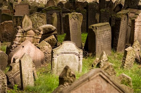 simsearch:400-04032243,k - A view of the old Jewish cemetery in Prague. The tombstones are uneven due to age. Stock Photo - Budget Royalty-Free & Subscription, Code: 400-03978938
