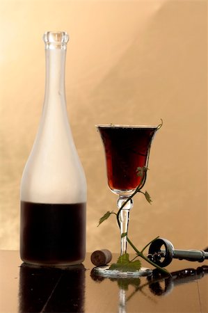 simsearch:400-04226436,k - red wine glass and bottle Stock Photo - Budget Royalty-Free & Subscription, Code: 400-03979503