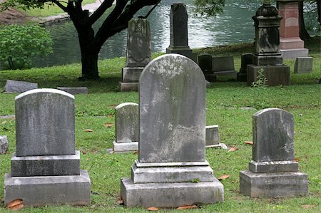 gravestones beside a lake in historic Cave Hill Cemetary Stock Photo - Budget Royalty-Free & Subscription, Code: 400-03971032