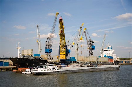simsearch:700-02757233,k - Cranes and carriers in the Port of Rotterdam, the Netherlands Stock Photo - Budget Royalty-Free & Subscription, Code: 400-03971313