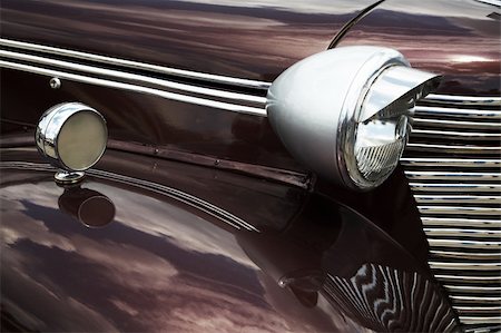 simsearch:600-01716651,k - Reflection of the sky in the old car Stock Photo - Budget Royalty-Free & Subscription, Code: 400-03971770